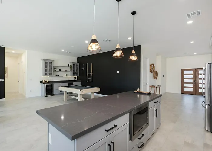Ferienhaus Desert Jewel: New 4bd With Game Private Pool