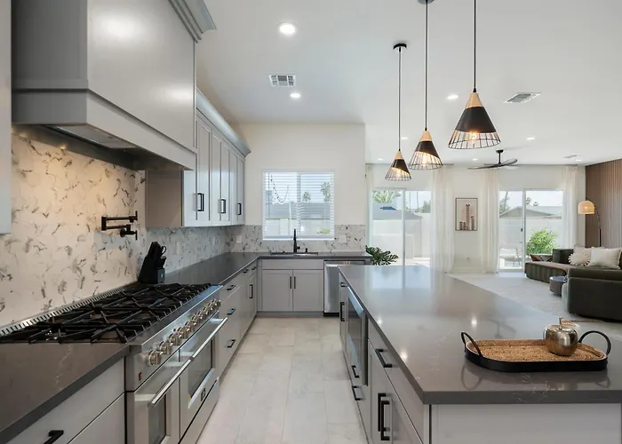 Desert Jewel: New 4bd With Game Private Pool Ferienhaus *