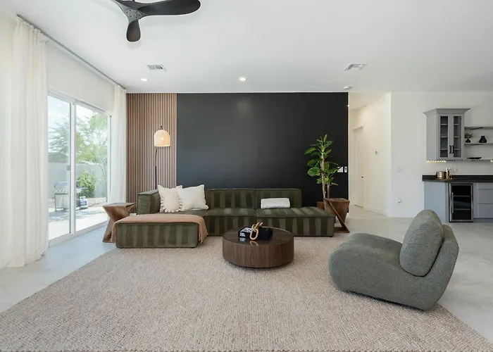 Desert Jewel: New 4bd With Game Private Pool *