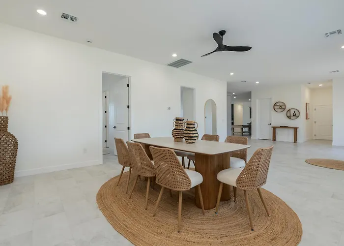 Desert Jewel: New 4bd With Game Private Pool Ferienhaus Phoenix