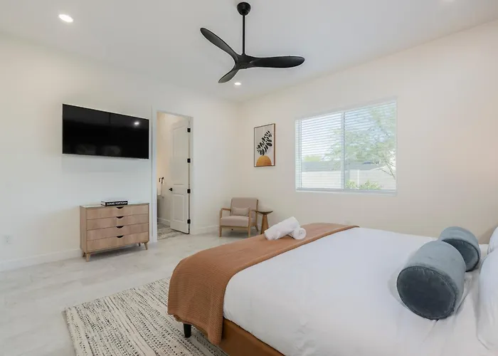 Ferienhaus Desert Jewel: New 4bd With Game Private Pool *