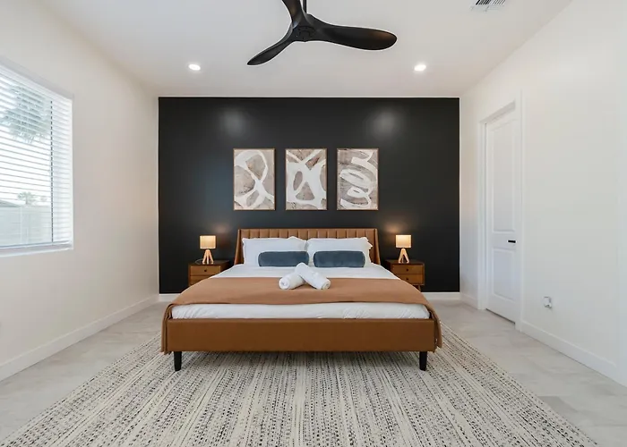 Desert Jewel: New 4bd With Game Private Pool *