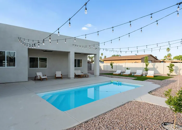 Desert Jewel: New 4bd With Game Private Pool Ferienhaus