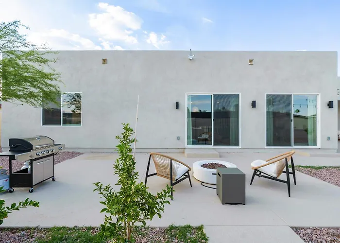 Ferienhaus Desert Jewel: New 4bd With Game Private Pool