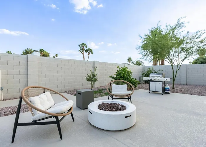 Desert Jewel: New 4bd With Game Private Pool