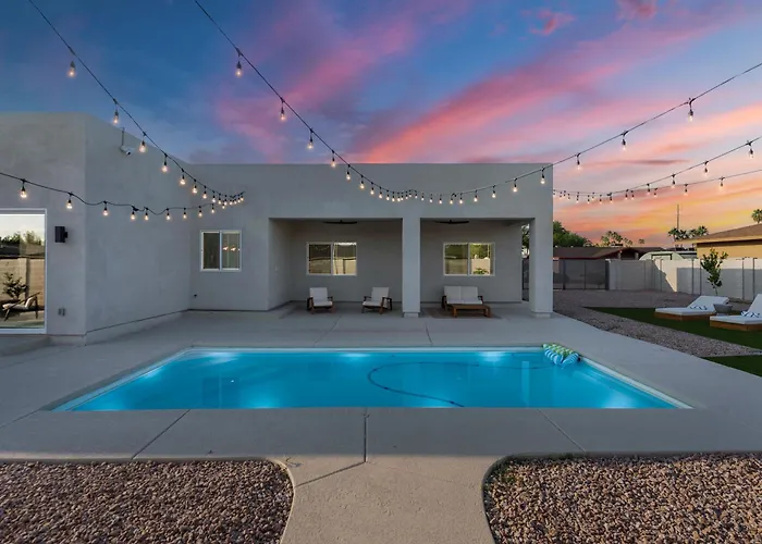 Desert Jewel: New 4bd With Game Private Pool Phoenix